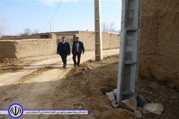 عملیات جابه جایی تیر های برق در هشت روستای شهرستان