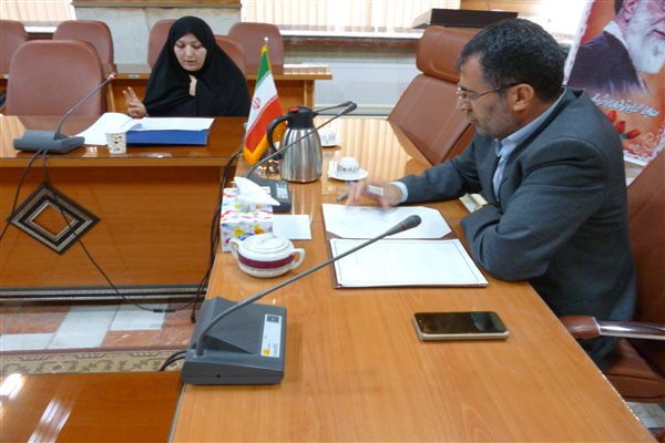 زنان به عنوان نیمی از نیروی انسانی و جمعیت کشور در روند توسعه موثر می باشند