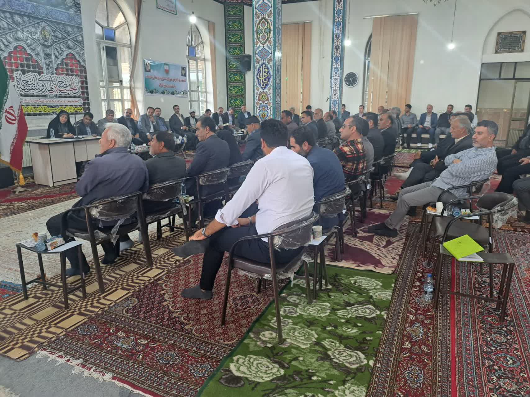 نشست هم اندیشی شورای اداری شهرستان پلدشت با معتمدین شهر نازک