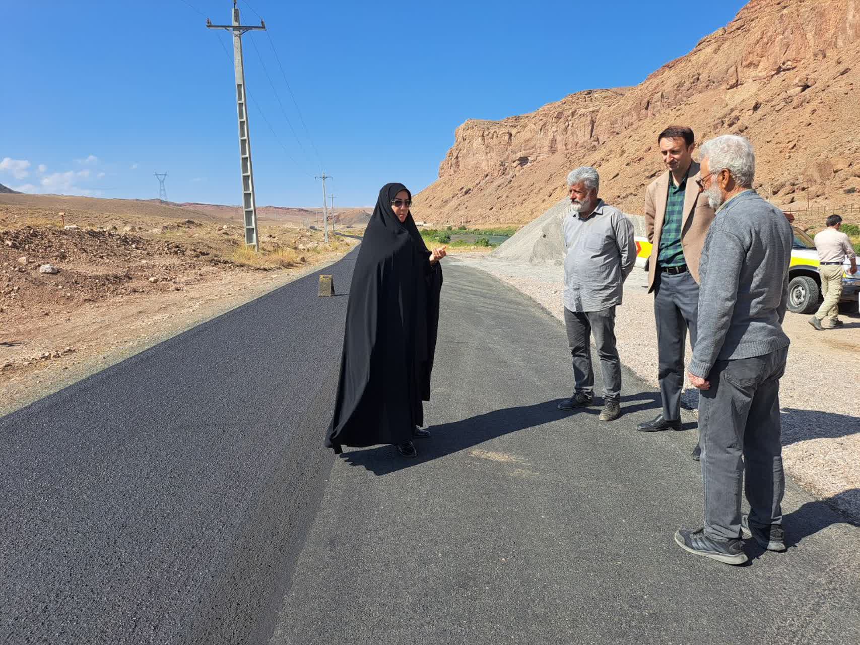 تسریع در عملیات آسفالت‌ریزی محور گردشگری کمپ ارس به پل فلزی؛ بازدید فرماندار پلدشت از روند پیشرفت پروژه