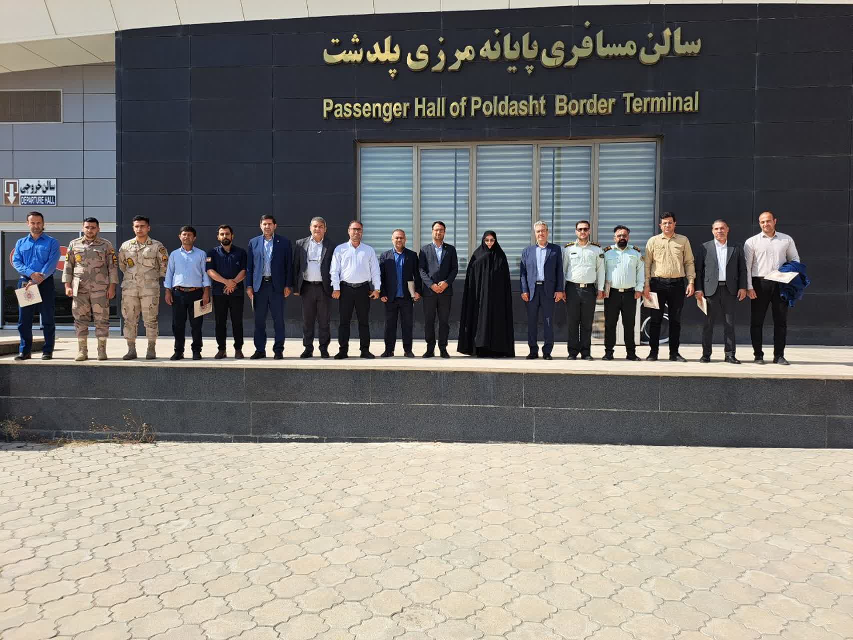 تجلیل فرماندار پلدشت از کارکنان و تلاشگران حوزه مرزی/ تأکید بر اهمیت وحدت و خدمت‌رسانی صادقانه در مقابله با توطئه‌های دشمن