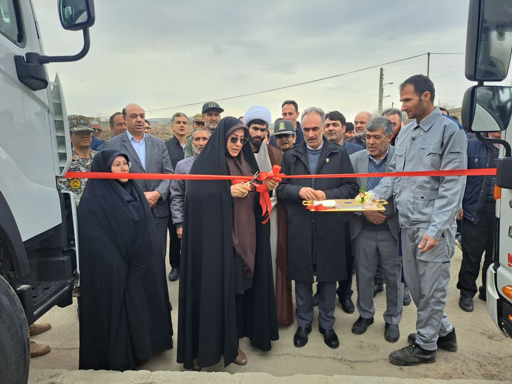 افتتاح طرح‌های عمران شهری و رونمایی از ناوگان ماشین آلات جدید شهرداری نازک