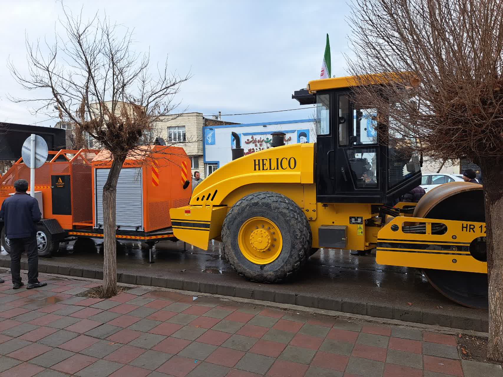 رونمایی از ماشین‌آلات جدید شهرداری پلدشت
