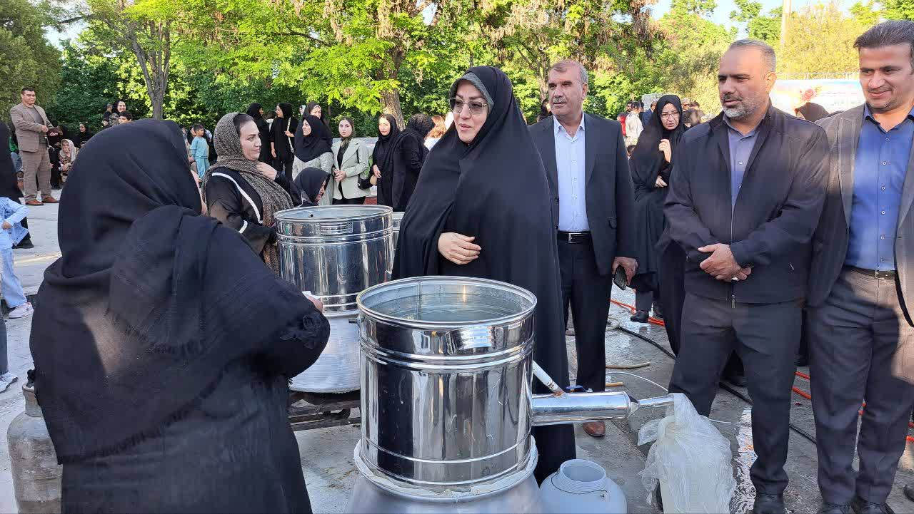 هدف از برگزاری این نمایشگاه ایجاد نشاط اجتماعی و حمایت از فعالان حوزه مشاغل خرد و خانگی است