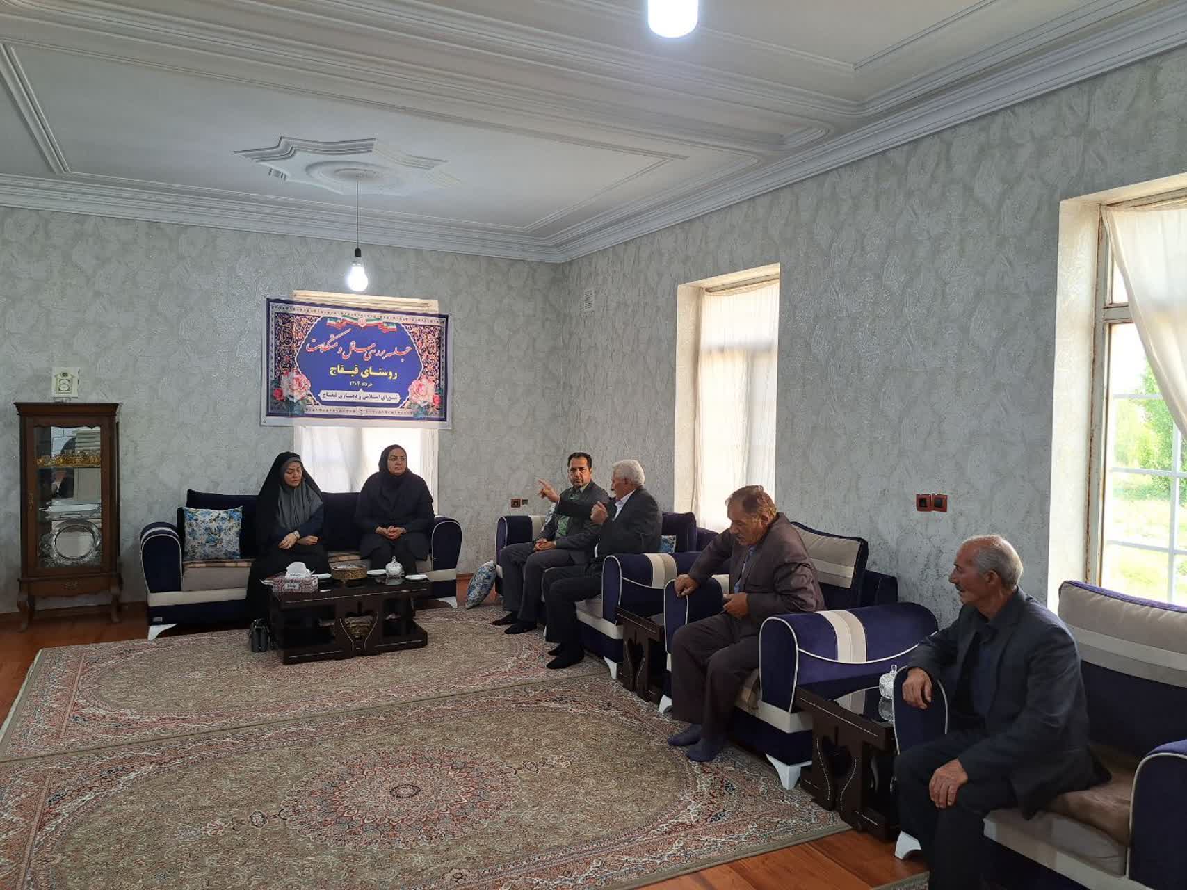 بررسی مشکلات روستای قیقاج با حضور فرماندار پلدشت