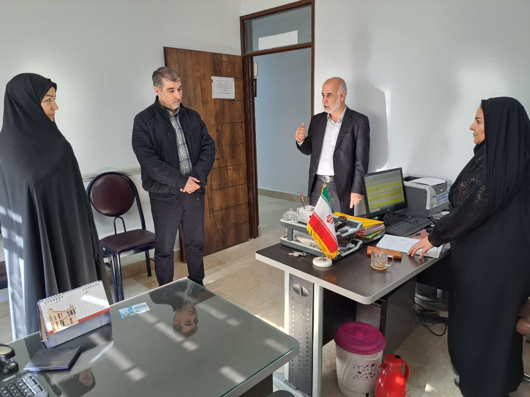 توزیع اقلام ضروری بین مددجویان با حضور فرماندار شهرستان