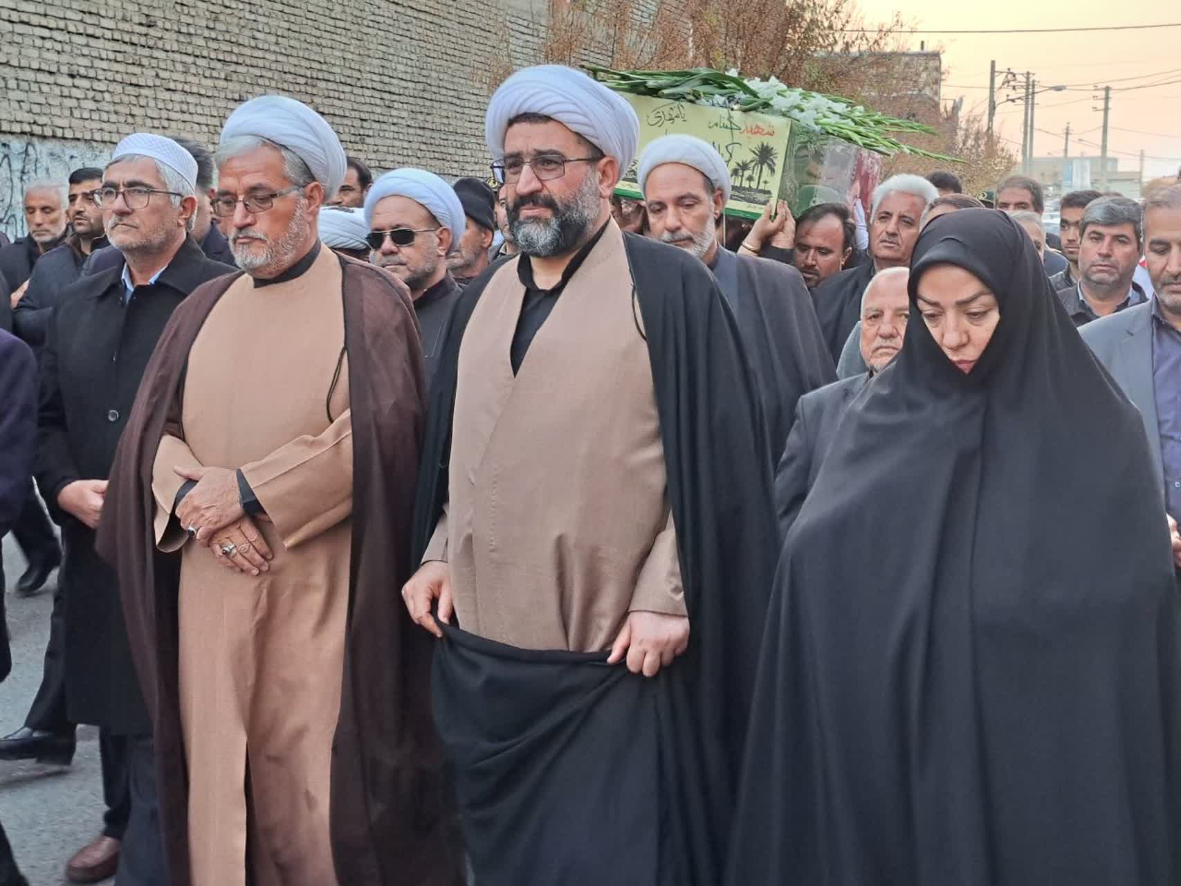 برگزاری آیین تشییع پیکر مطهر شهید گمنام دوران دفاع مقدس در پلدشت