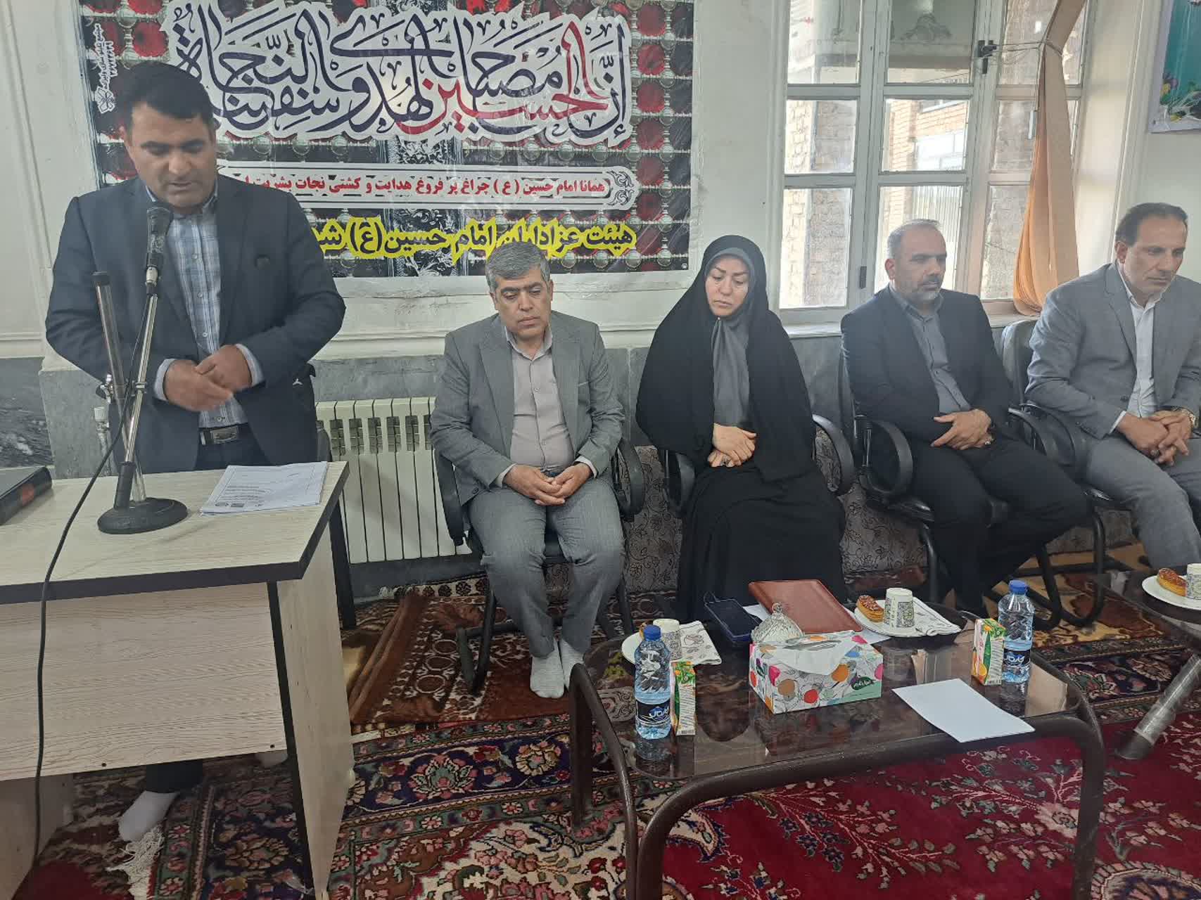 نشست هم اندیشی شورای اداری شهرستان پلدشت با معتمدین شهر نازک