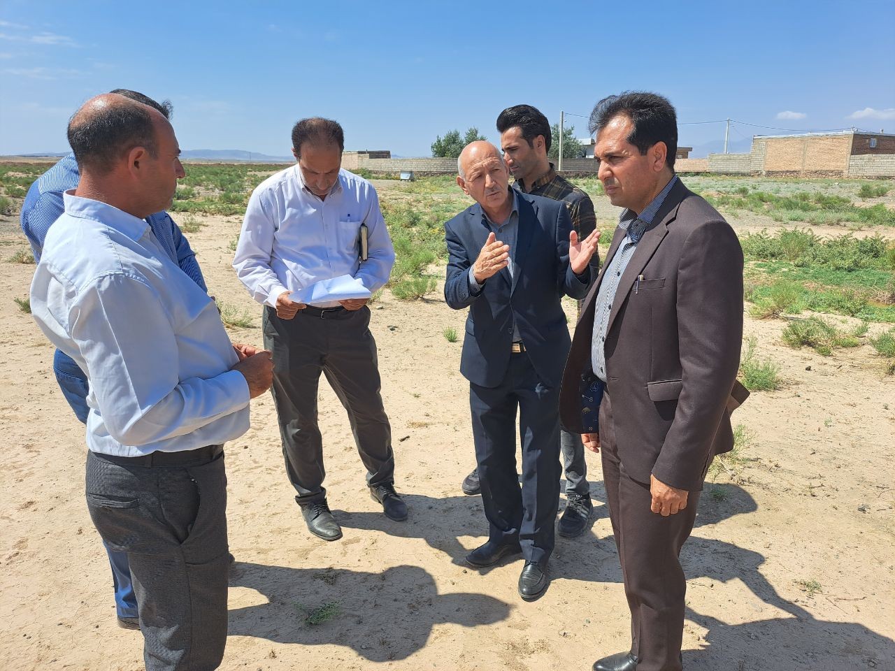 بازدید فرماندار پلدشت از اراضی روستای پیله سوار