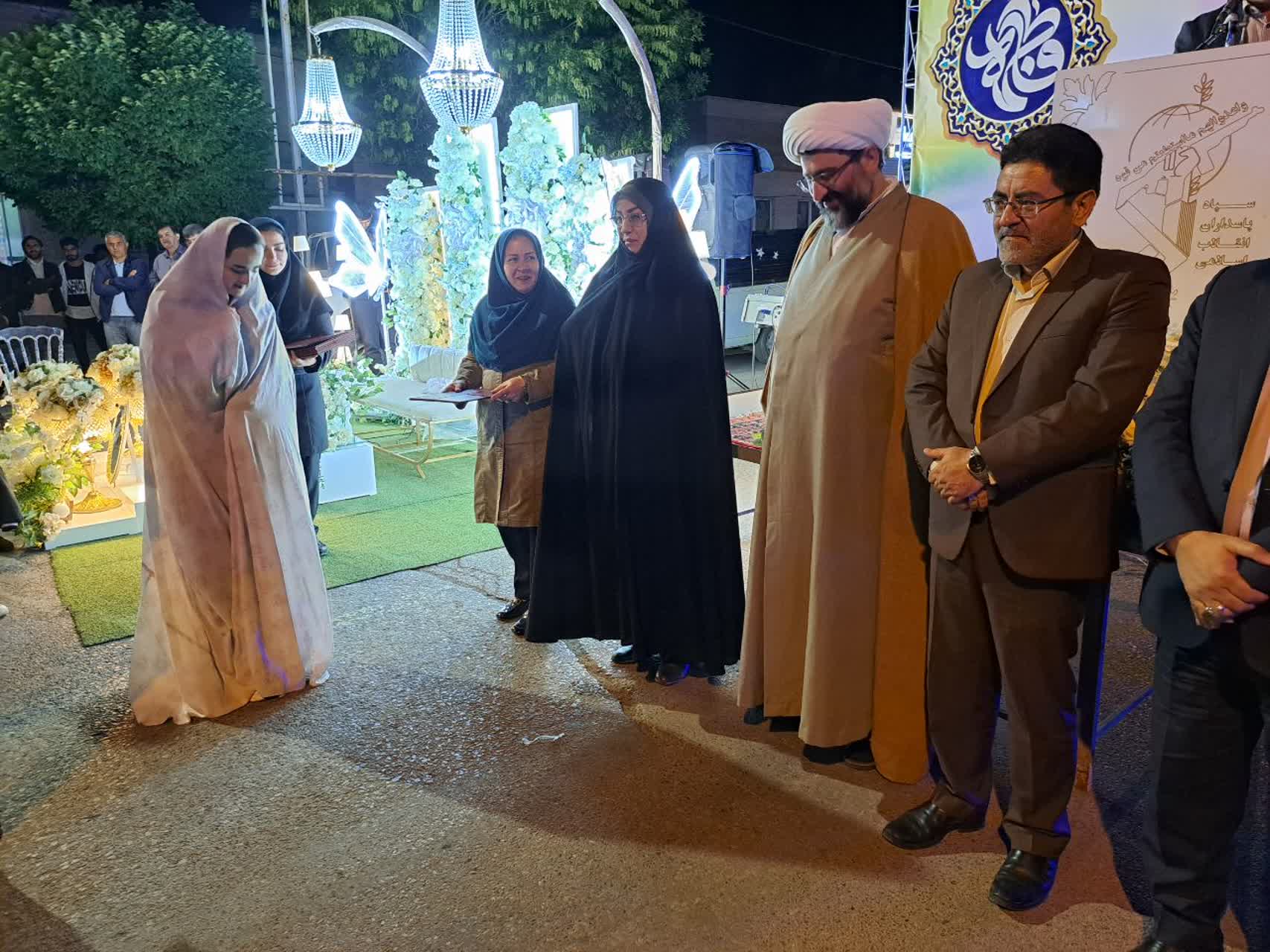 در راستای ترویج فرهنگ ازدواج آسان؛ 11 زوج جوان در شهرستان پلدشت تجلیل شدند