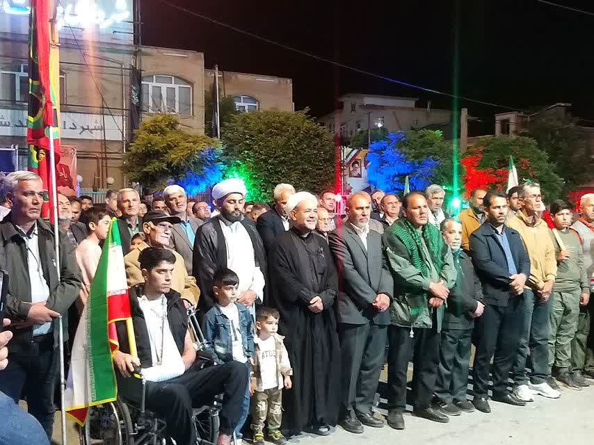 حضور جانباز جنگ رمضان در تجمع شبانه