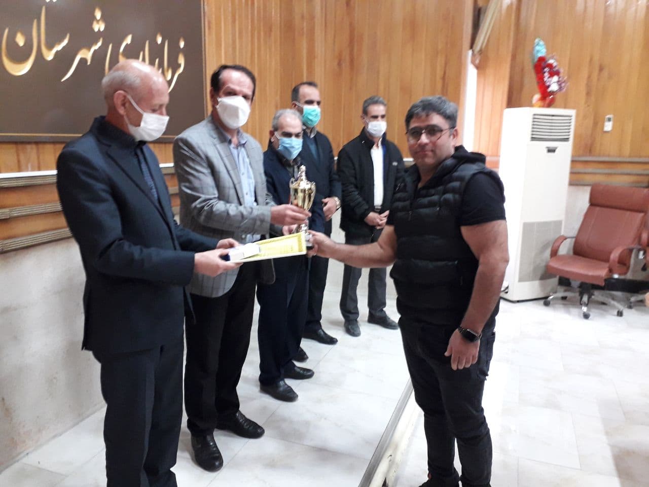 از تیمهای برتر جام دهه مبارک فجر یادواره سردار رشید اسلام حاج قاسم سلیمانی شهرستان پلدشت تجلیل به عمل ِآمد؛