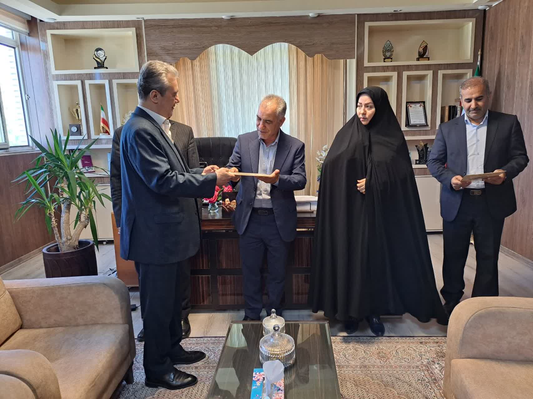 تأکید فرماندار پلدشت بر لزوم تحول و پویایی در پایانه مرزی / مدیر جدید پایانه مرزی پلدشت معرفی شد