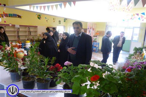 بازدید صفری فرماندار شهرستان پلدشت از نمایشگاه گل وگیاه
