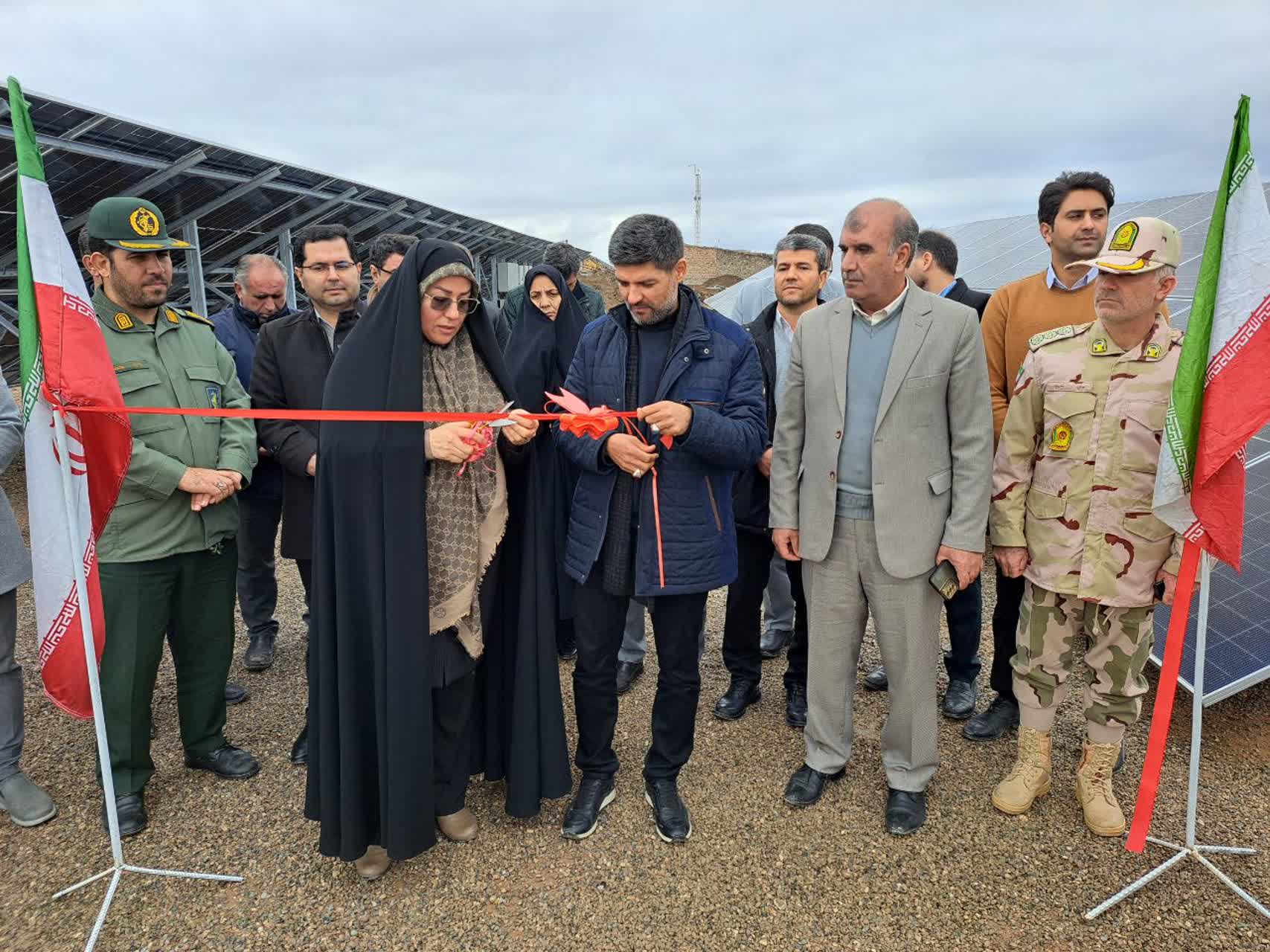 افتتاح پروژه پنل خورشیدی شهرداری پلدشت