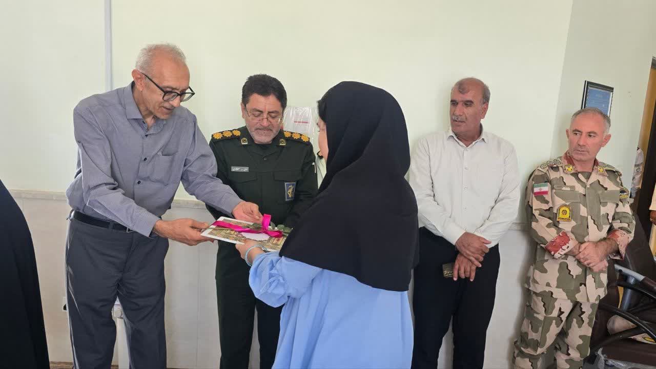 دیدار و تجلیل فرماندار شهرستان پلدشت از پزشکان و کادر درمان بیمارستان امام خمینی(ره)