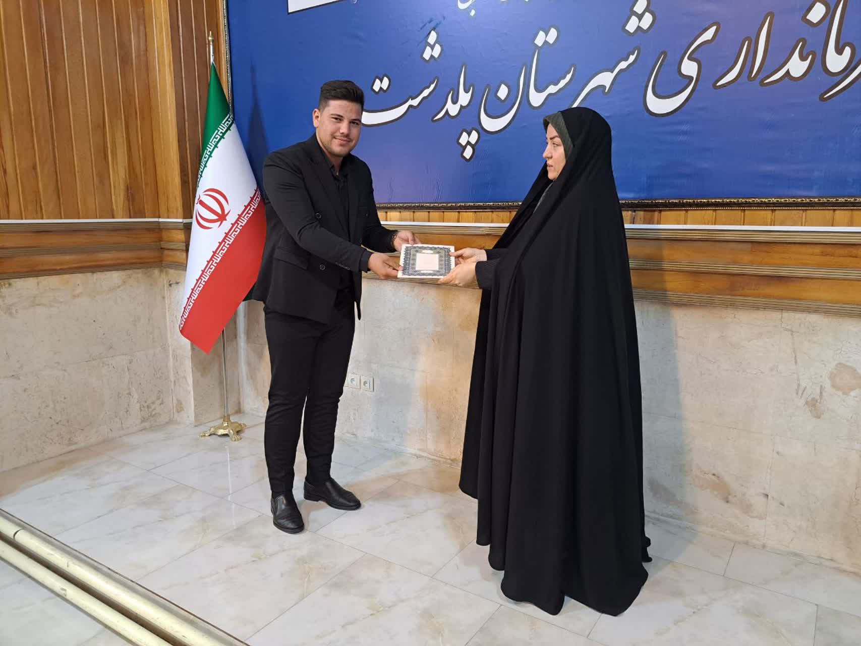 نشست فرماندار پلدشت با مسئولان و مداحان هیئتهای مذهبی شهرستان برگزار شد