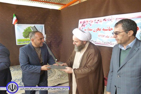گرفتن جان دوباره جنگل های حاشیه رودخانه ارس شهرستان پلدشت با غرس 2 هزار اصله نهال در این منطقه