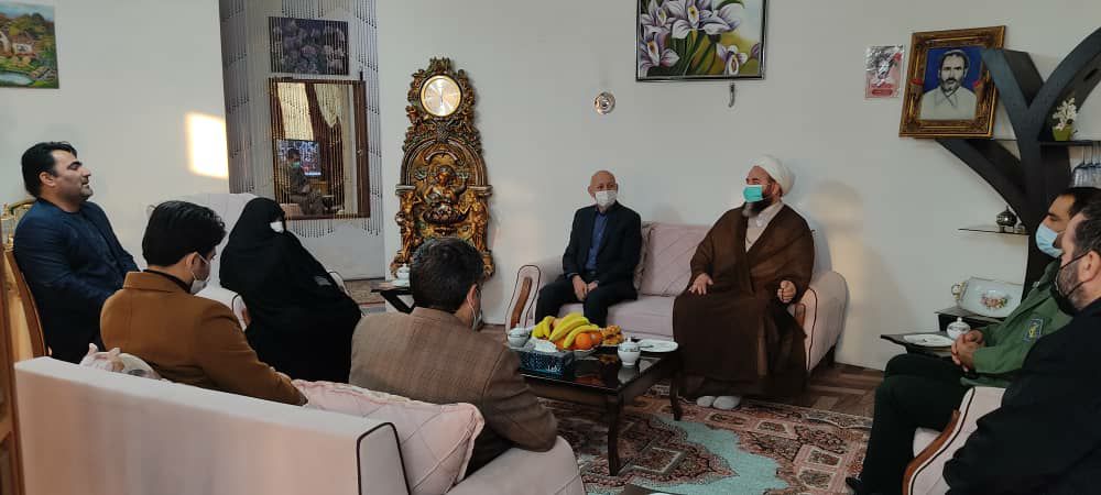 دیدار فرماندار پلدشت با تعدادی از خانواده های معزز شهیدان و جانبازان شهرستان