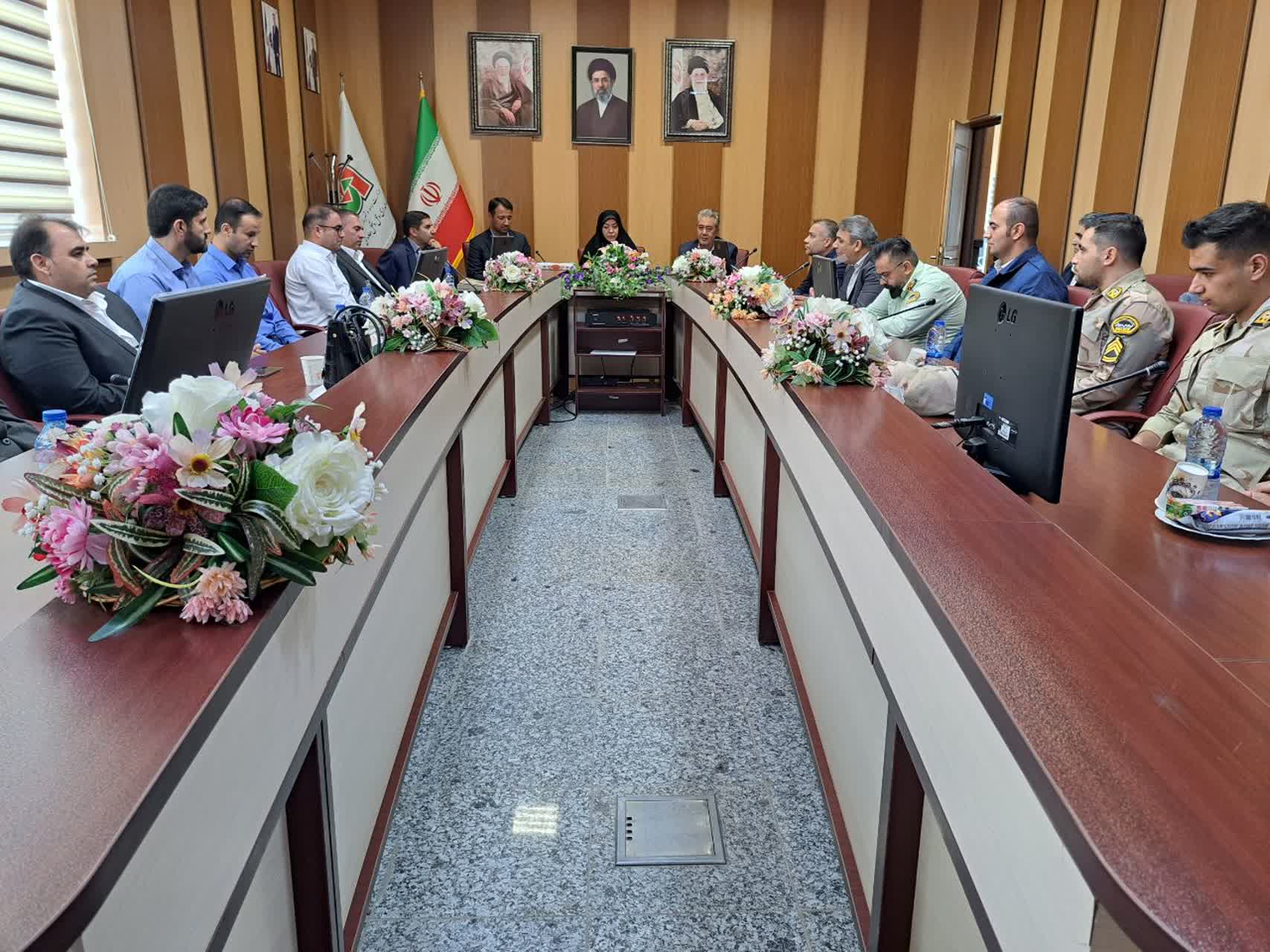 تجلیل فرماندار پلدشت از کارکنان و تلاشگران حوزه مرزی/ تأکید بر اهمیت وحدت و خدمترسانی صادقانه در مقابله با توطئههای دشمن