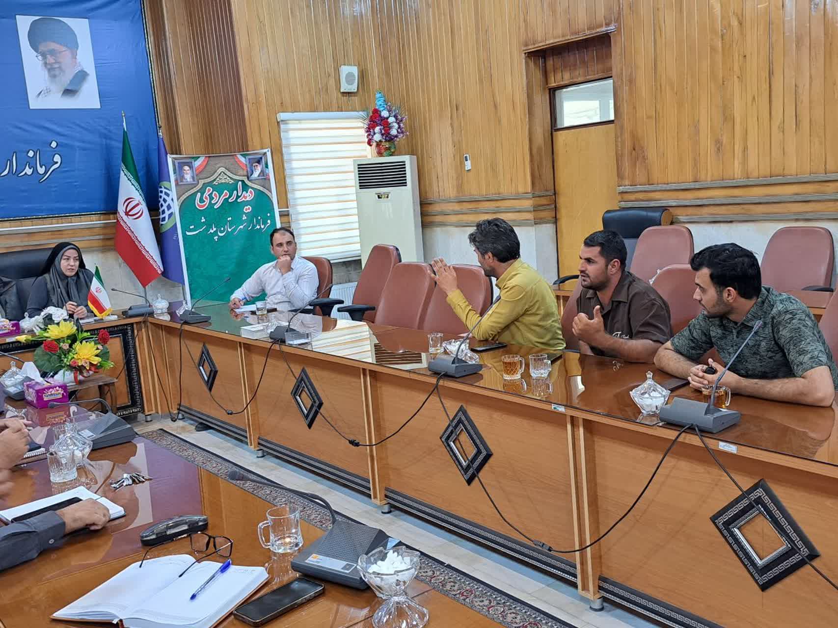 میز ارتباطات مردمی فرمانداری پلدشت برگزار شد