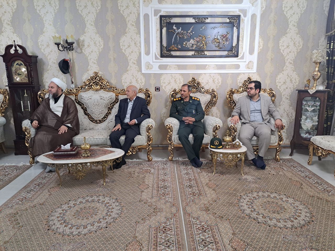 دیدار رئیس واعضای شورای تامین شهرستان پلدشت با آزادگان شهرستان