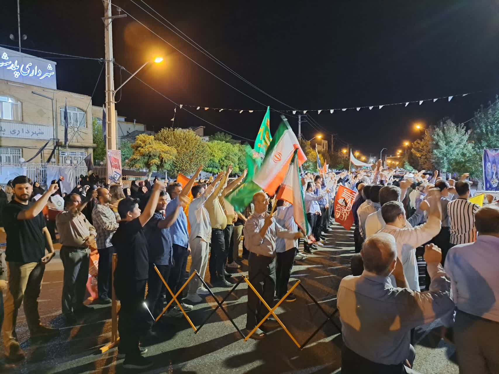 تداوم برگزاری رزمگاه شبانه با حضور پرشور مردم پلدشت