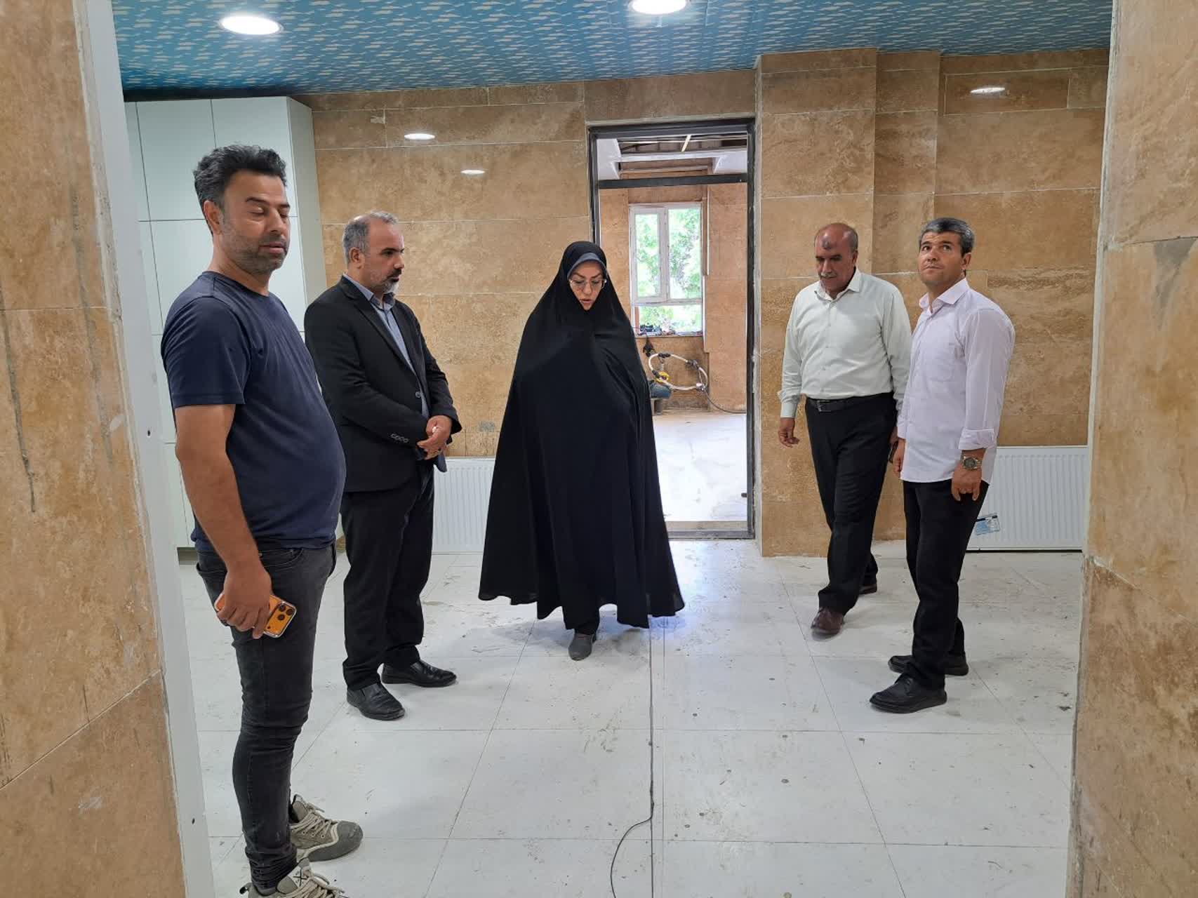 بازدید فرماندار شهرستان از روند احداث مجموعه استخر سرپوشیده پلدشت