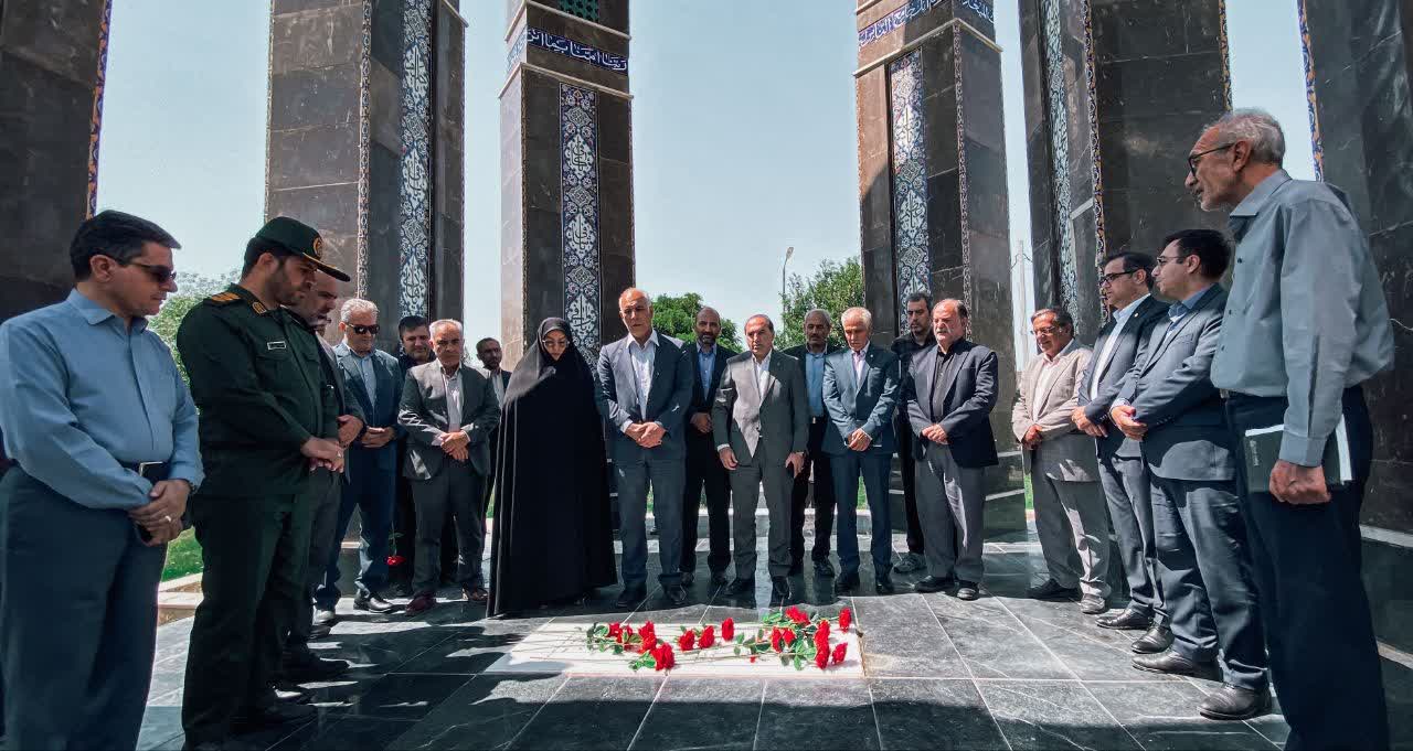 بازدید معاون هماهنگی امور اقتصادی استاندار آذربایجان‌غربی از ظرفیت‌های اقتصادی پلدشت/ تاکید فرماندار بر ضرورت جهش تولید و رفع موانع سرمایه‌گذاری