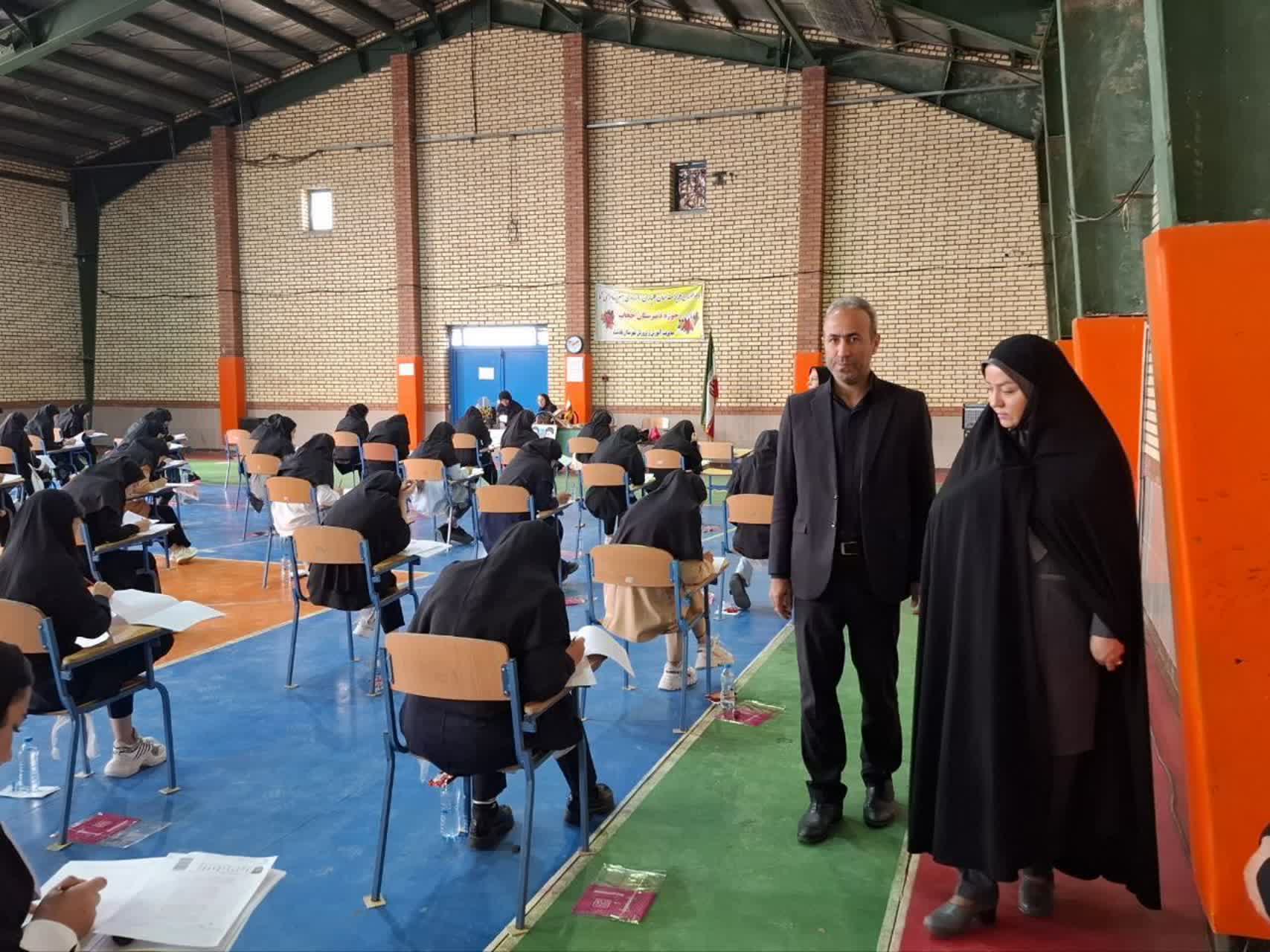 بازدید فرماندار پلدشت از روند برگزاری کنکور 1404