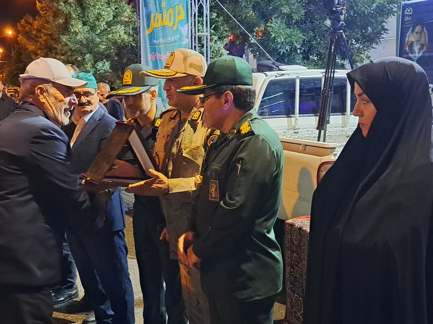 آئین تجلیل از حماسهسازان عملیات بیتالمقدس در شهرستان پلدشت برگزار شد