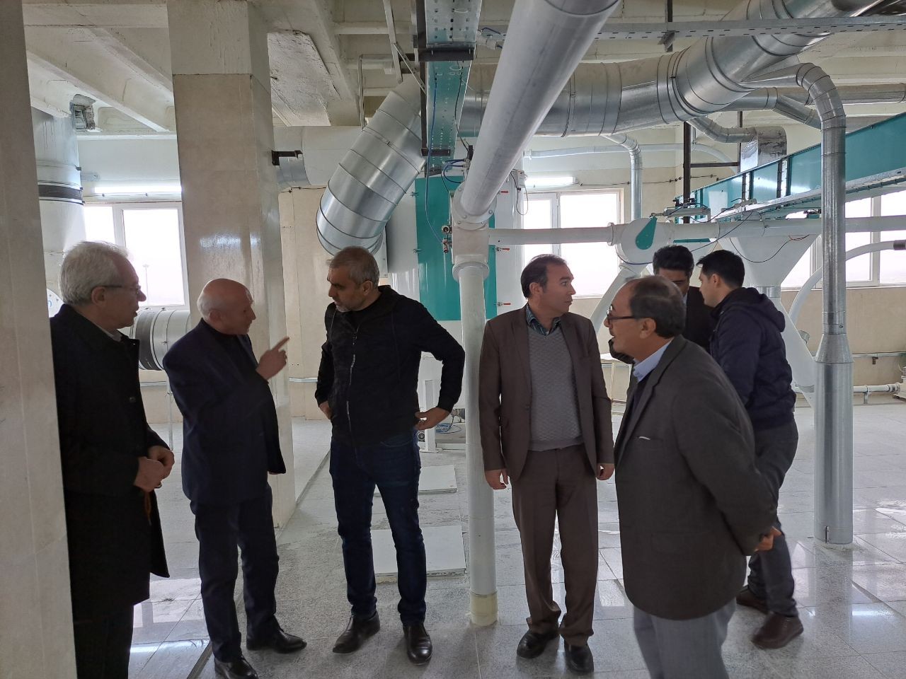 بازدید فرماندار پلدشت از کارخانه آرد سازی تعاونی 13