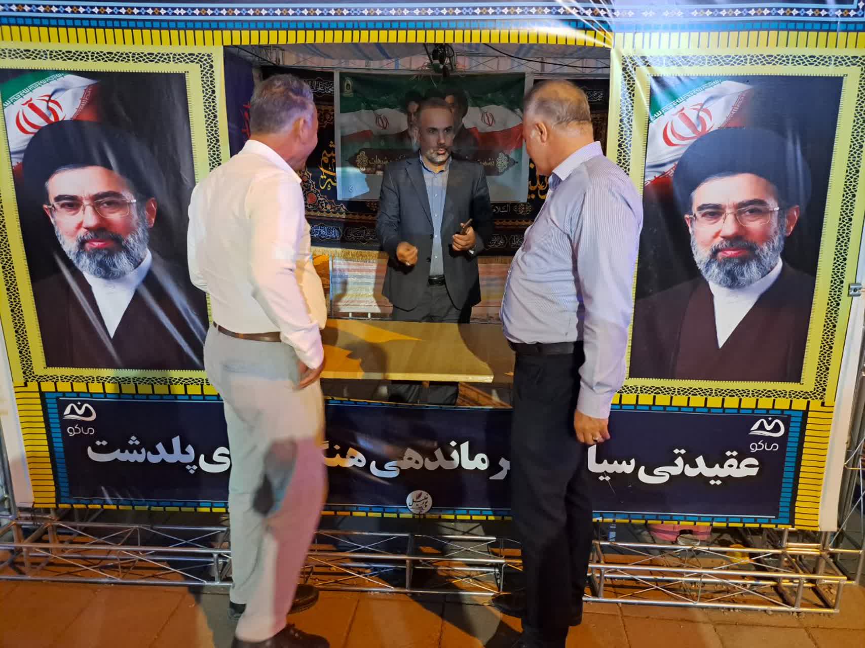 برپایی میز ارتباطات مردمی دستگاه های اجرایی شهرستان پلدشت در رزمگاه شبانه