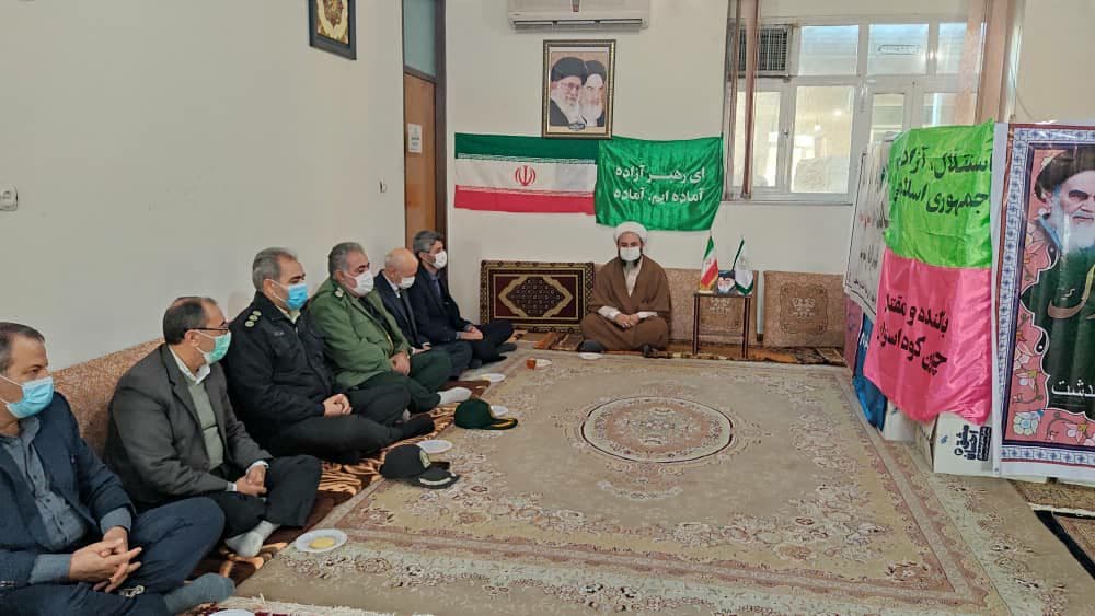 دیدار فرماندار پلدشت و اعضای شورای اداری با امام جمعه شهرستان