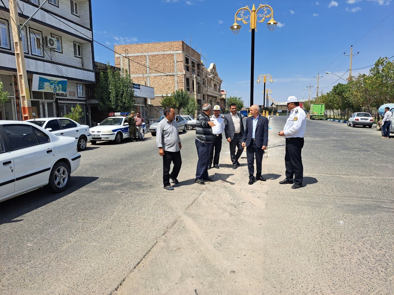 اکبرزاده کهریزی فرماندار پلدشت بهمراه عطارد رئیس راهنمایی و رانندگی شهرستان از بلوار آذربایجان بازدید میدانی انجام دادند