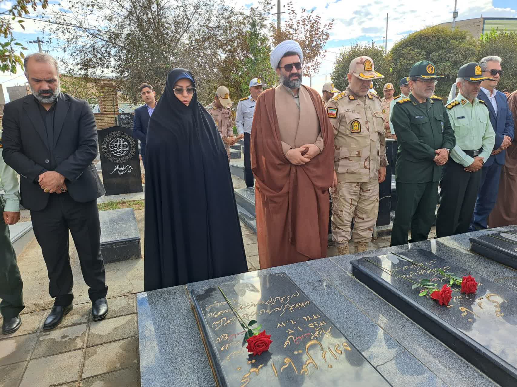 آیین غبارروبی و گلباران مزار شهدای شهرستان پلدشت برگزار شد