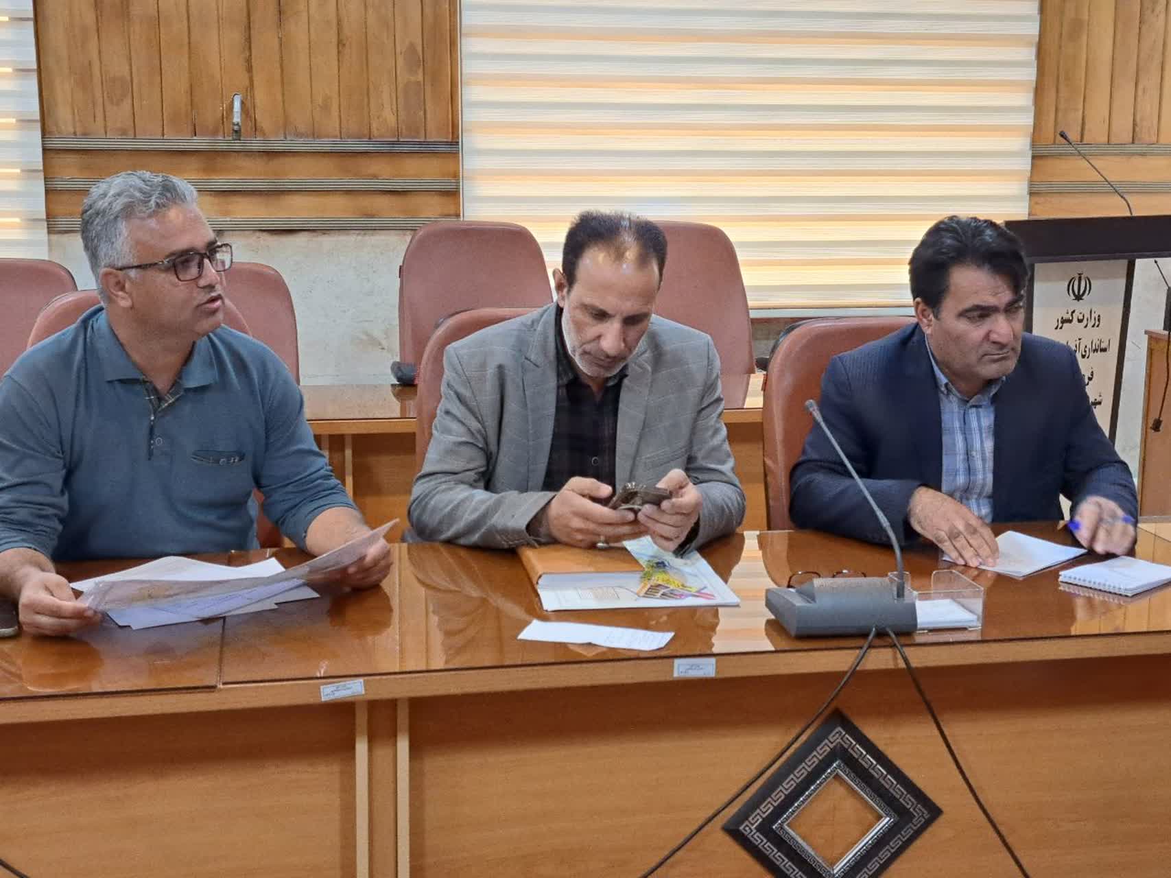 ملاقات مردمی فرماندار پلدشت و مدیرکل حفاظت محیط زیست آذربایجان غربی با مردم شهرستان