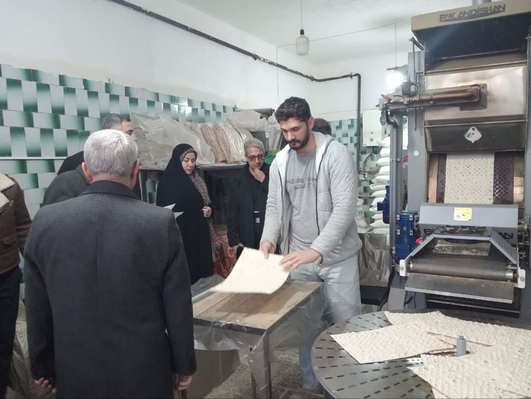 بازدید سرزده مسئولان ارشد استانی و شهرستانی از نانوایی‌های پلدشت