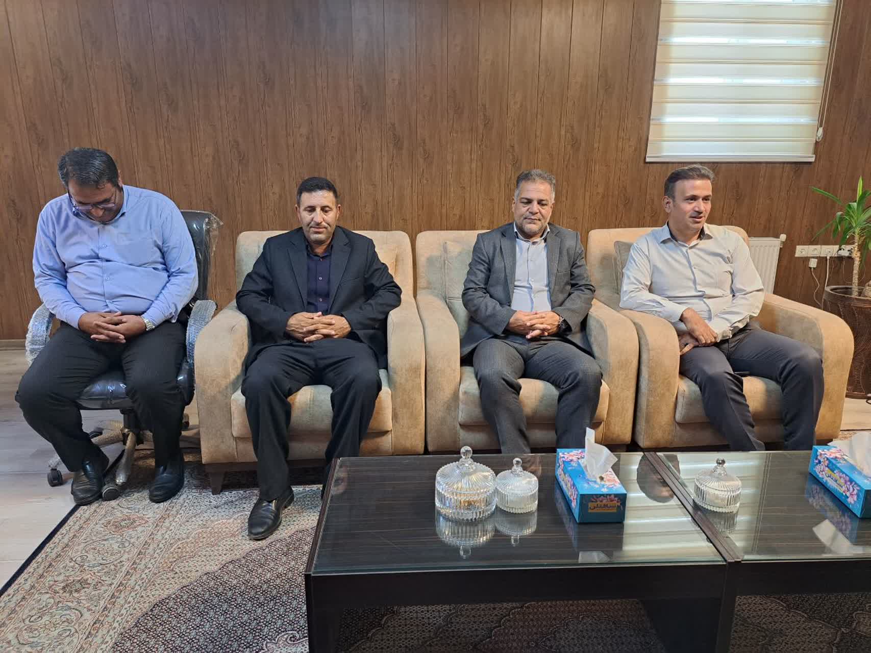 دیدار مدیر جهاد کشاورزی و رؤسای دستگاه‌های تابعه با فرماندار پلدشت به مناسبت هفته دولت