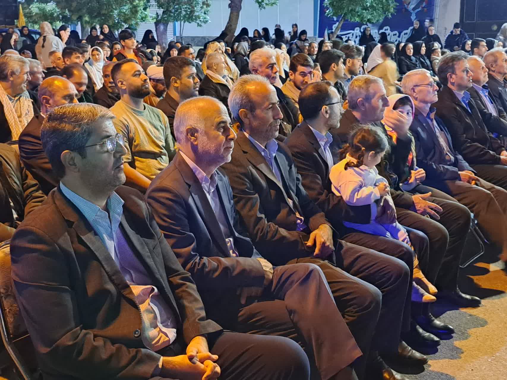 در راستای ترویج فرهنگ ازدواج آسان؛ 11 زوج جوان در شهرستان پلدشت تجلیل شدند