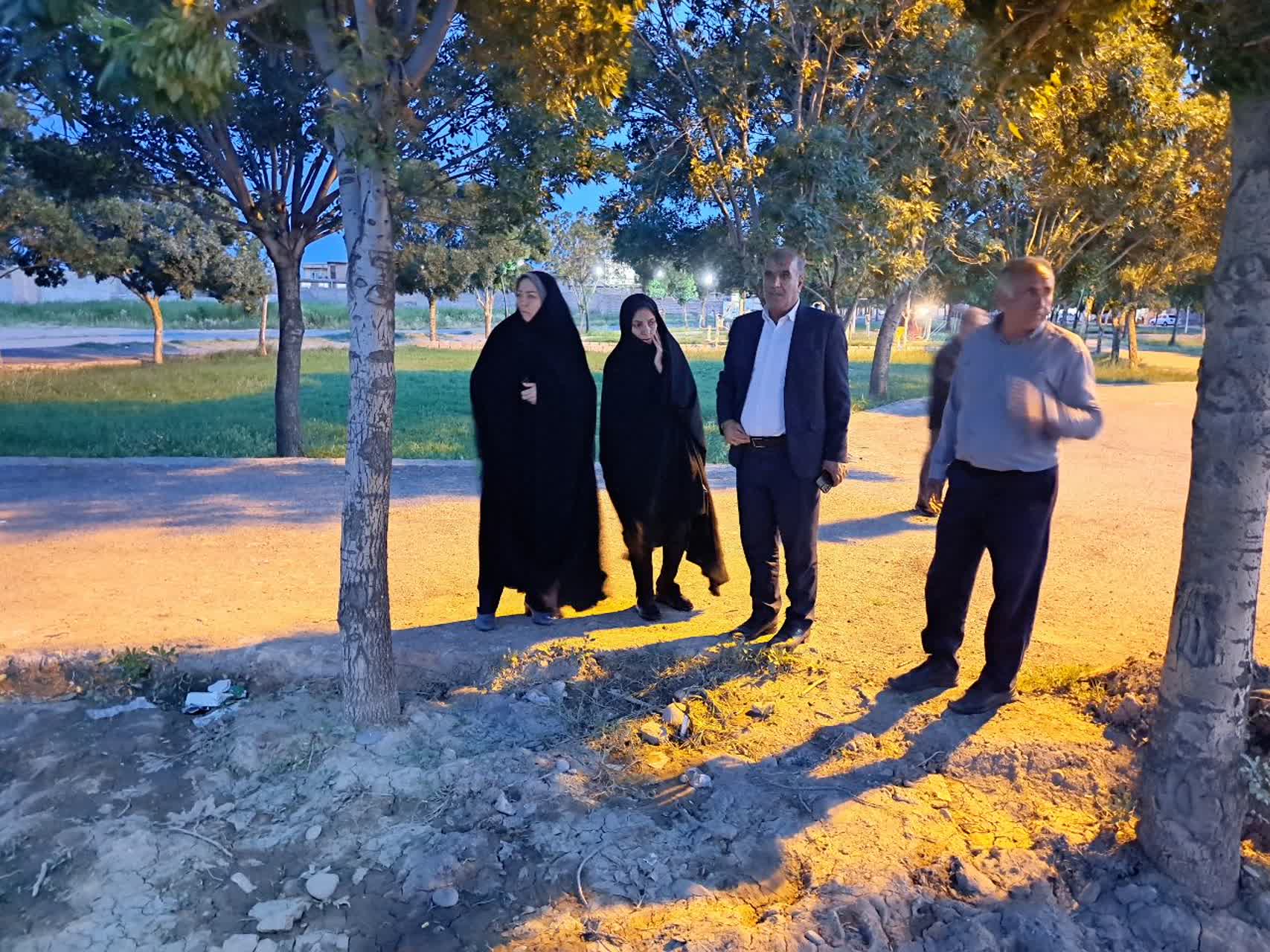 باید توجه ویژهای به زیباسازی فضای شهری، ساماندهی سرویسهای بهداشتی و تجهیز پارکها برای رفاه شهروندان شود
