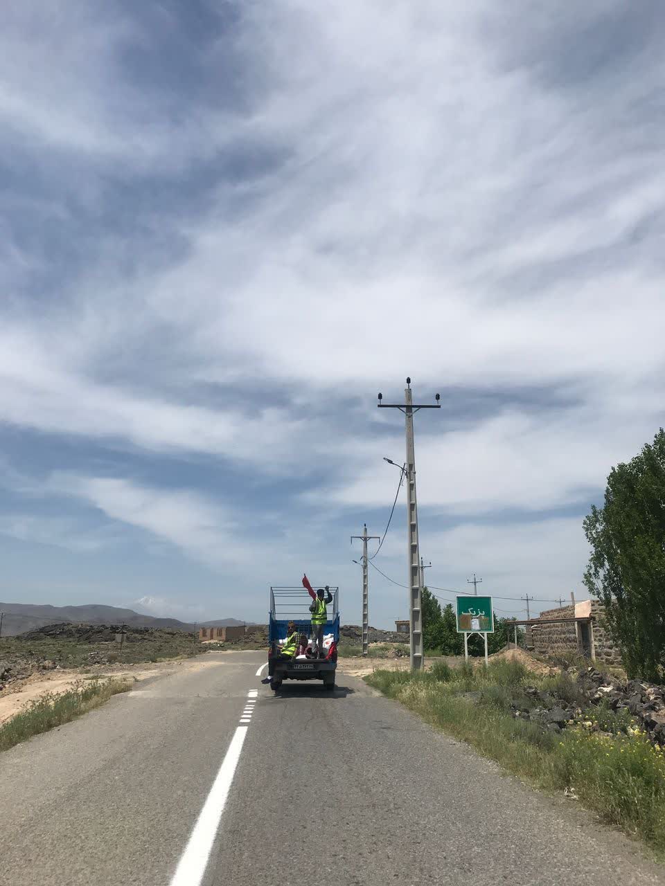 گزارش تصویری از اجرای عملیات خط کشی محور های مواصلاتی شهرستان پلدشت
