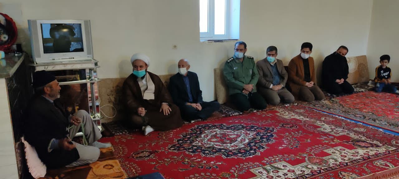 دیدار فرماندار پلدشت با تعدادی از خانواده های معزز شهیدان و جانبازان شهرستان