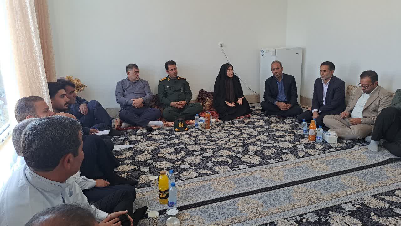 نشست مدیریت محلهمحور در روستای ارس با حضور فرماندار پلدشت؛ تمرکز بر رفع چالشهای زیرساختی و توسعه گردشگری