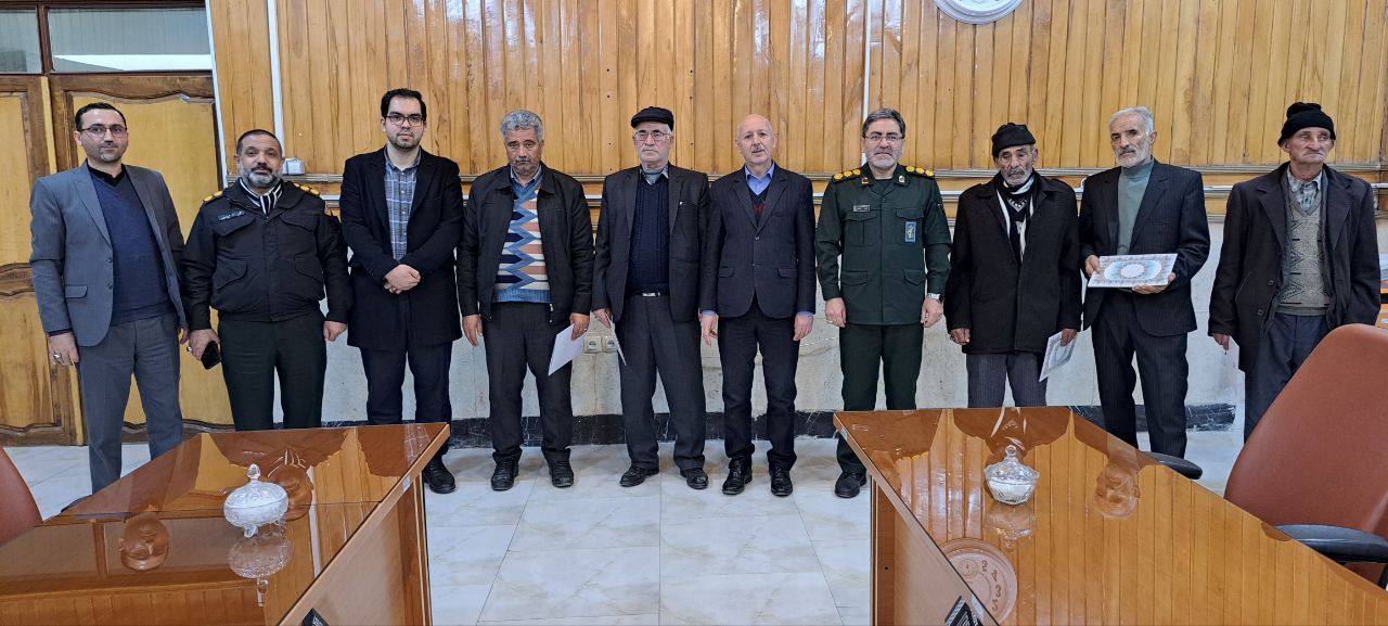 مراسم تجلیل از پدران شهیدان والامقاوم
