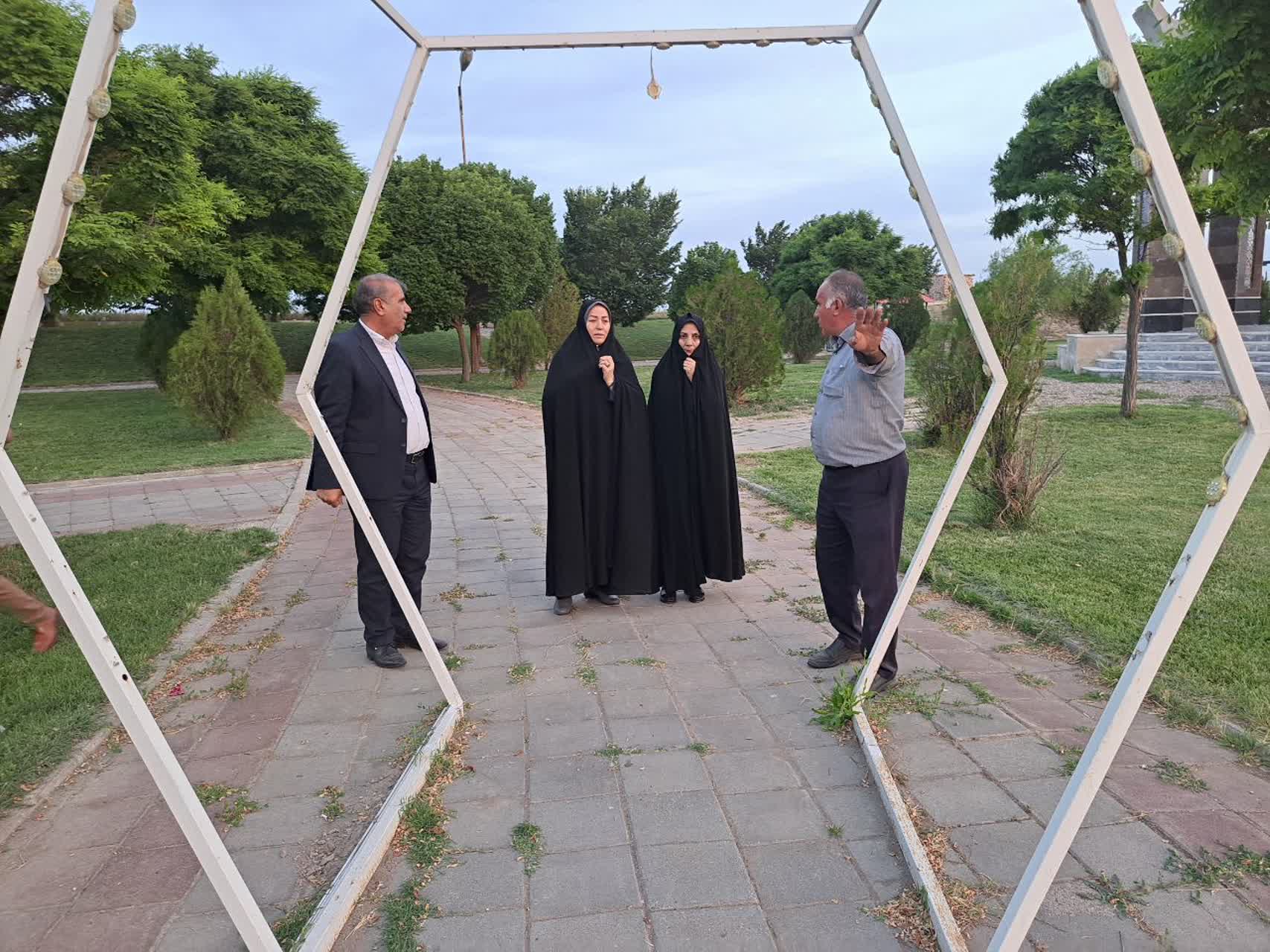 باید توجه ویژهای به زیباسازی فضای شهری، ساماندهی سرویسهای بهداشتی و تجهیز پارکها برای رفاه شهروندان شود