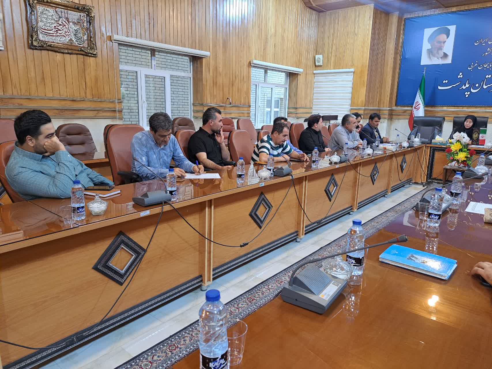 نشست صمیمی فرماندار پلدشت با خبرنگاران و فعالان رسانه ای به مناسبت روز خبرنگار