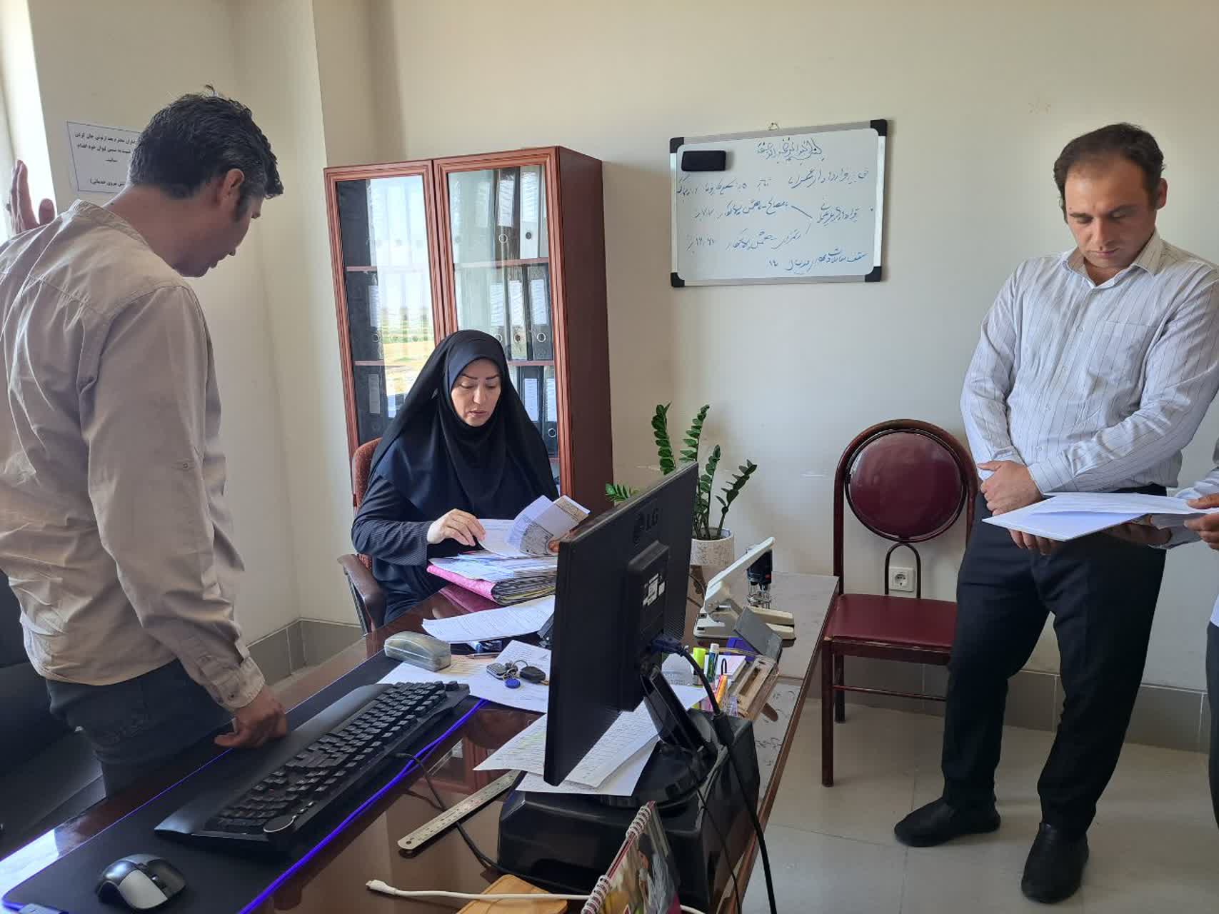 بازدید فرماندار پلدشت از ادارات مستقر در مجتمع اداری شهرستان