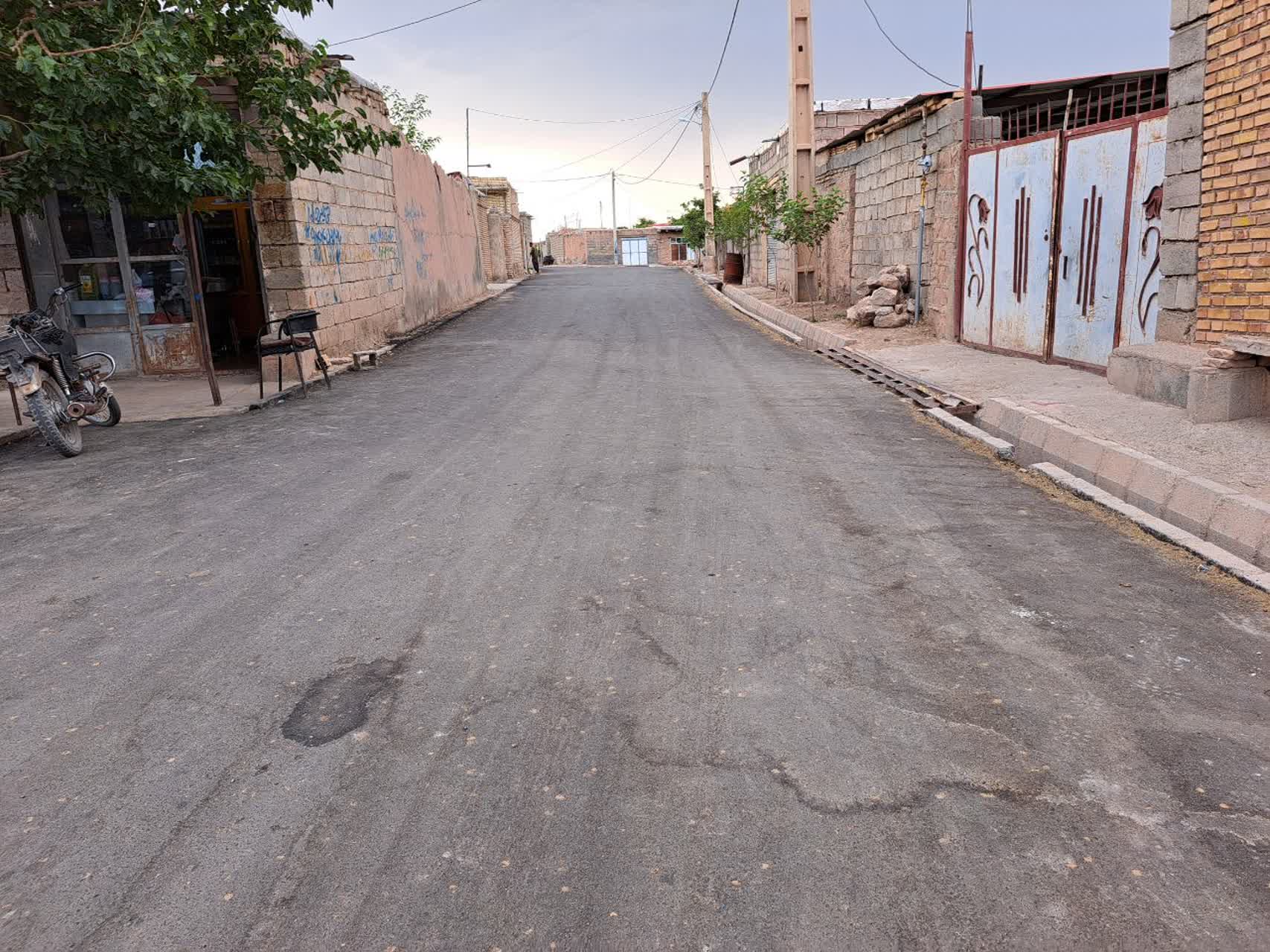 بهرهبرداری از طرح هادی و آسفالت معابر روستای دیوانخانه