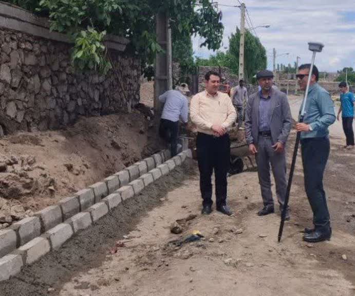 بهبود زیرساختهای عمرانی و ارتقای کیفیت معابر روستایی شهرستان پلدشت